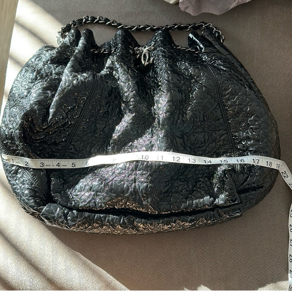 CHANEL TOTE - Picture 9 of 10